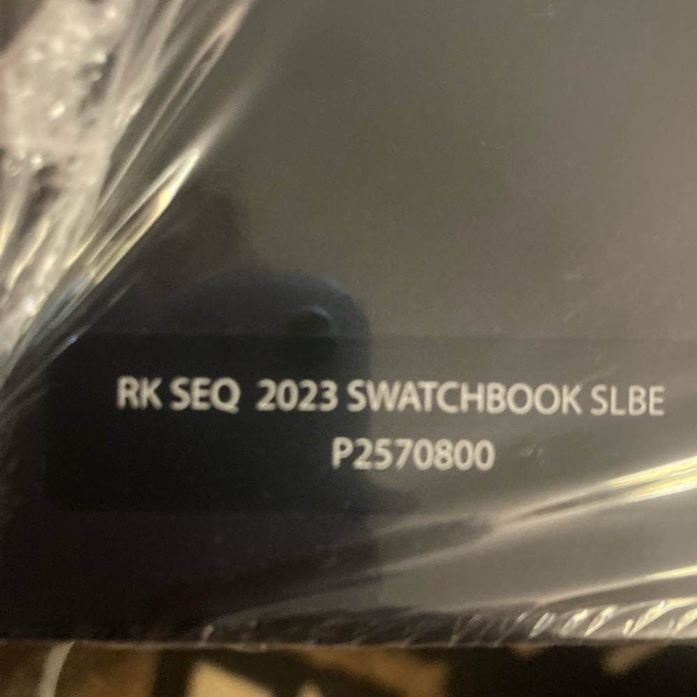 Redken Shades EQ Pink and Black Haircolor Set swatch book - Picture 9 of 16